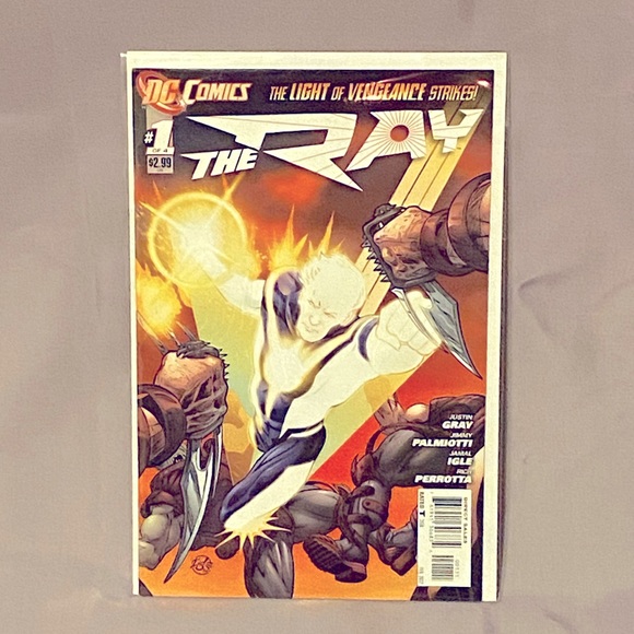 🔥DC Comics The New 52! & The Ray - 9 Comic Books Mixed Bundle🔥 - Picture 7 of 10
